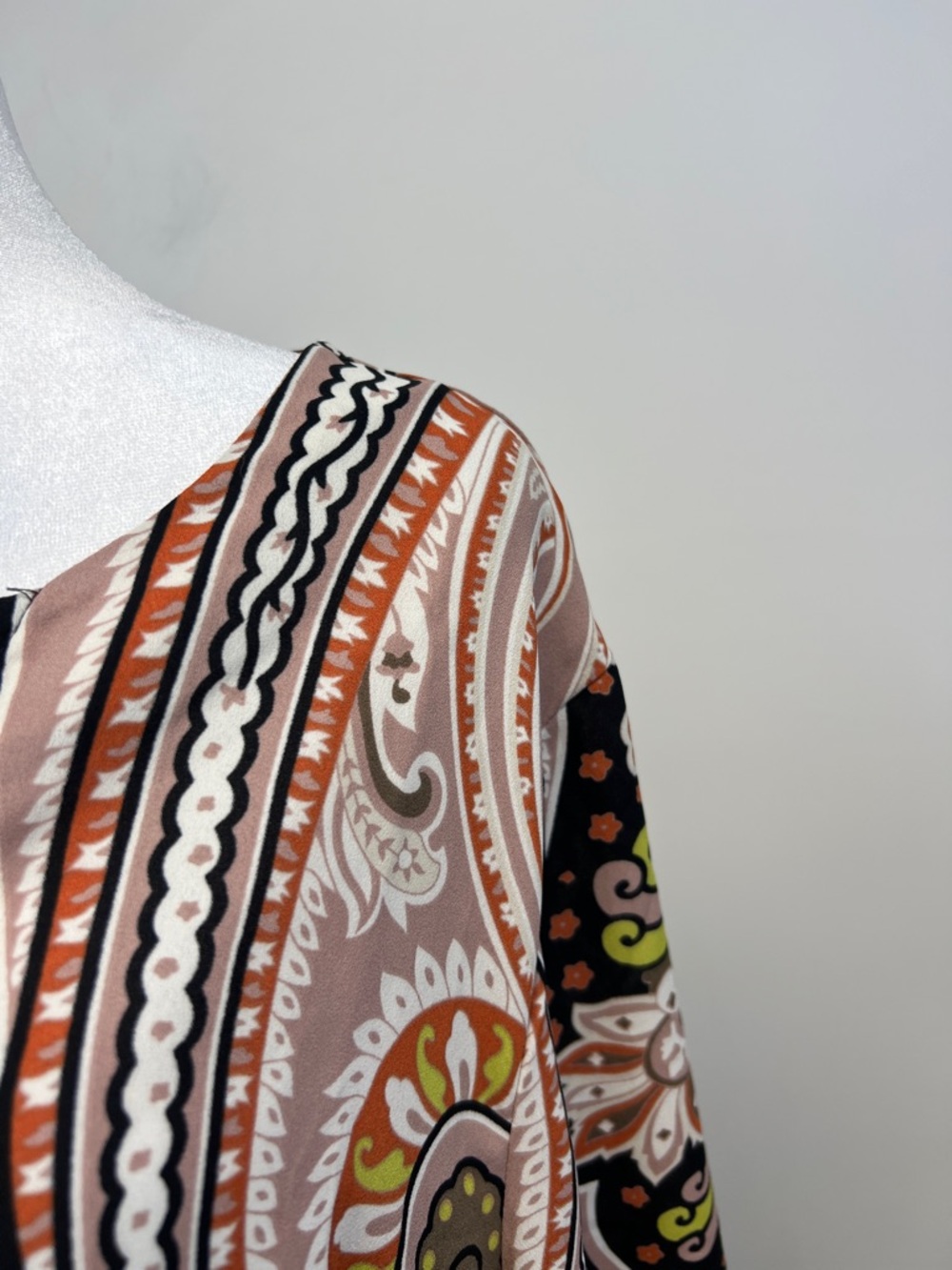 Belle by Kim Gravel Blouse Black, Pink, Lime & Orange Floral Print Boho Size 3X - Picture 12 of 14